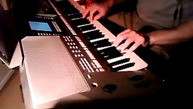 Milos plays Yamaha PSR710 easy soft covers - Love Story смотреть онлайн
