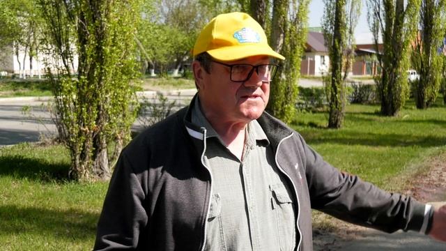 На улице Свердлова высажена аллея пирамидальных тополей смотреть онлайн