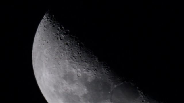 Moon through a 8-inch Celestron Schmidt-Cassegrain telescope 03-09-2022 смотреть онлайн