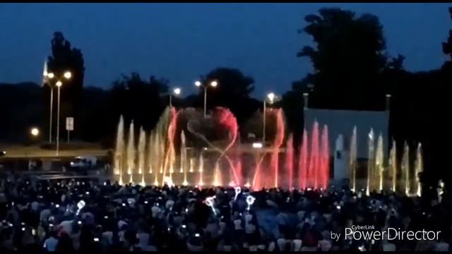 Шоу фонтанов в Варшаве🇵🇱/Лето 2019г. смотреть онлайн