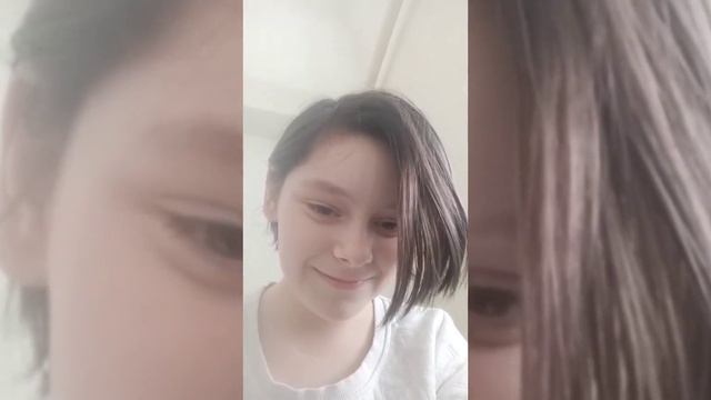 Юля меня за ухо укусили :( смотреть онлайн