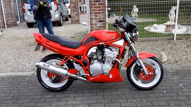 Suzuki Bandit 600cc 1998 Turn Around