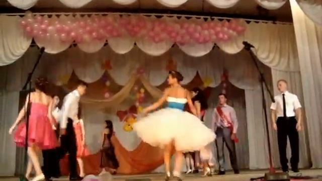 Вальс выпускной (пока что не в самом лучшем качестве) смотреть онлайн