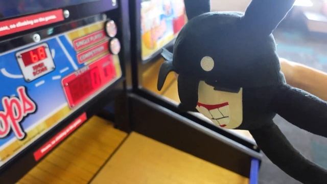 Doors Roblox Plush: Screech Goes To Chuck E Cheese! смотреть онлайн