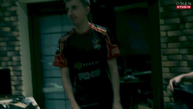 РАСПАКОВКА СУПЕРКОМПОВ от OMEN by HP | TEAM EMPIRE 2018 смотреть онлайн