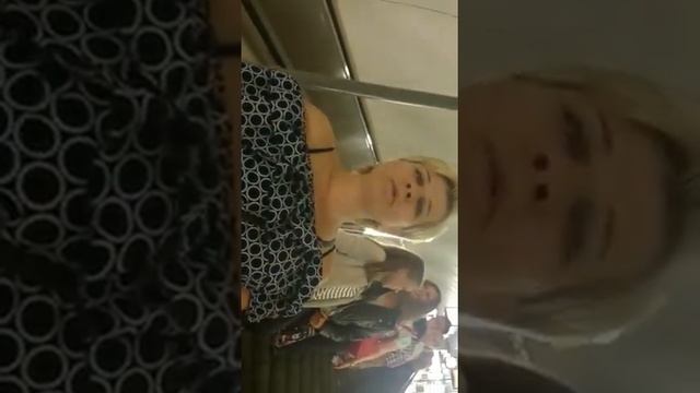 Валерия поет Катюшу в метро спб))) смотреть онлайн