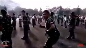 Солдаты танцуют
