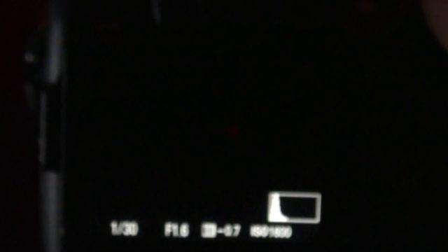 Comparison brightness of the viewfinder Sony A77 vs Canon 7D in low light Sony A77 vs Canon 7D смотреть онлайн