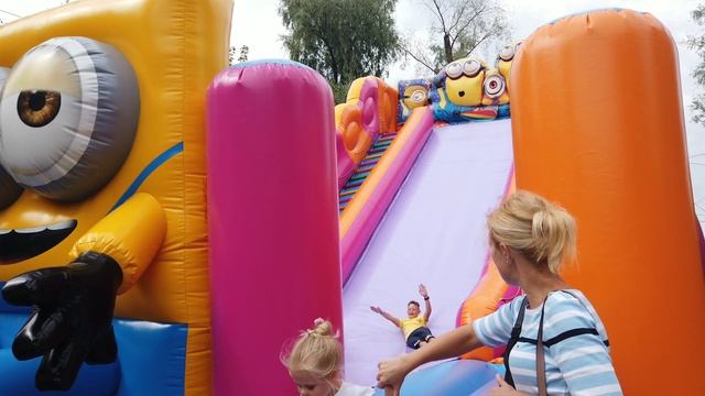 Парк «Победа» — парк в Днепровском районе города Киева Park in the Dneprovsky district of Kiev 4K смотреть онлайн