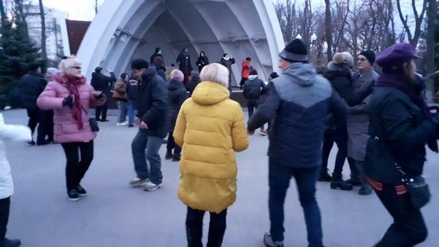 ЛЮБИ И ЛЕТАЙ!???/КЛАСС ТАНЦЫ В ПАРКЕ ГОРЬКОГО ХАРЬКОВ МАРТ 2021 смотреть онлайн