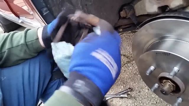 Infinity FX35 Rear Brake Pads and Rotor Replacement смотреть онлайн
