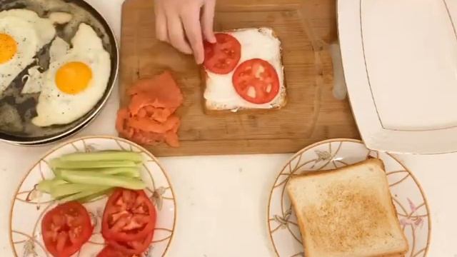 Сэндвичи на завтрак?? смотреть онлайн