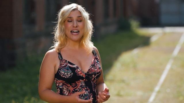 Laura Wilde - Zurück in die Zukunft (offizieller Videoclip) смотреть онлайн