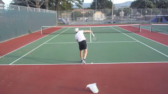 Steven's Tennis Serve смотреть онлайн