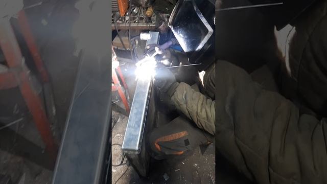 Аргонодуговаясварка любой сложности. Ремонт радиатора смотреть онлайн