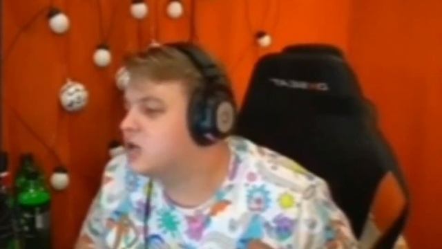 Пятёрка выразительно рассказывает стих "Лимузин" смотреть онлайн