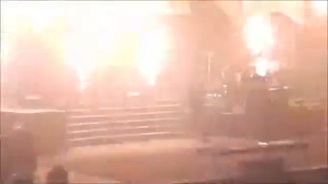Zacky Vengeance Smash His Guitar смотреть онлайн