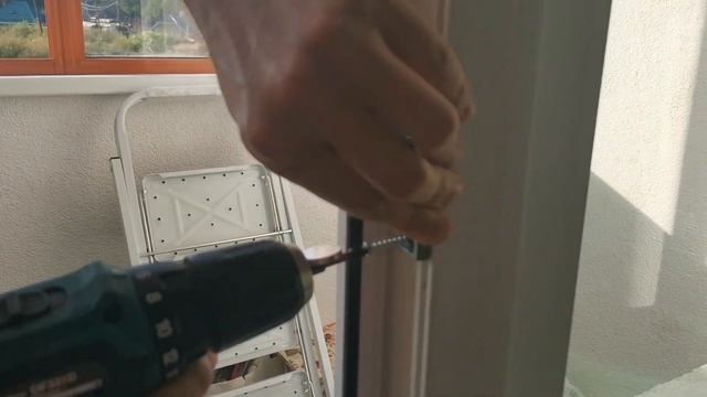 Как установить ручку и стопор в балконную дверь смотреть онлайн