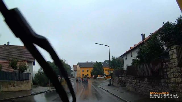 D: Oberhochstatt. Weißenburg i.Bay.. Landkreis Weißenburg-Gunzenhausen. Ortsdurchfahrt. August 2015 смотреть онлайн