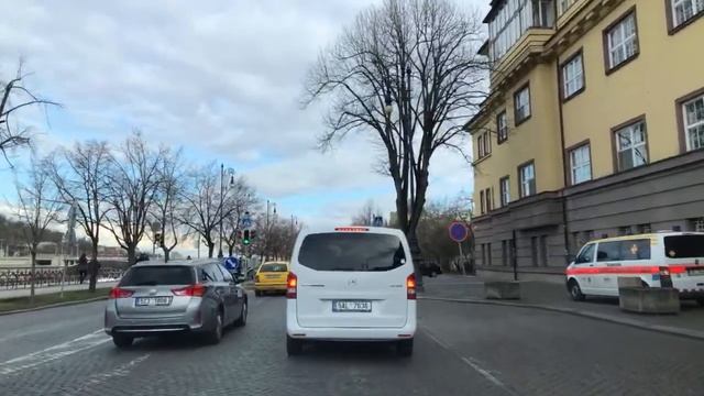 Четырёхкомнатная квартира в центре Праги! Недвижимость Чехии на стриме! :))) смотреть онлайн