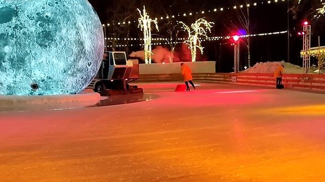 Ночной Парк Швейцария зимой, Нижний Новгород. Новогодние украшения еще на месте! смотреть онлайн