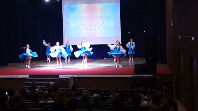 Хореографический коллектив "Серпантин" МАУДО ДЮЦ "Гармония" г. Киренск номер " Моя родина Сибирь" смотреть онлайн