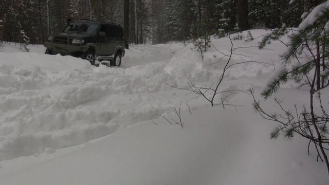 УАЗ 4x4 Off Road - Март в горах 2012.03.22 смотреть онлайн