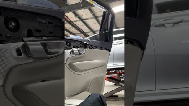 2020 Volvo XC90 Rear Door Panel Removal