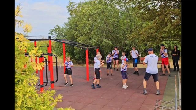 В городе Днепрорудный состоялся легкоатлетический забег к Дню физкультурника смотреть онлайн