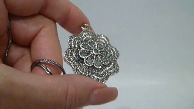 Колье с натуральным замбийским изумрудом в "капельном серебре" Серебро 925 смотреть онлайн