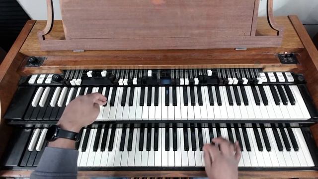 One Handed Phat Chords | 7-3-6-2 | Hammond Organ | Key: B смотреть онлайн