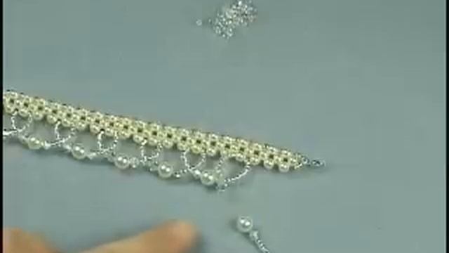 Bead Jewelry Making Video: Classic Pearl Choker смотреть онлайн