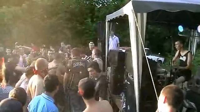 Scrap Monsters - Ultraviolence(Lower Class Brats Cover) AMADAY FEST II (01.08.2009, Уфа) смотреть онлайн