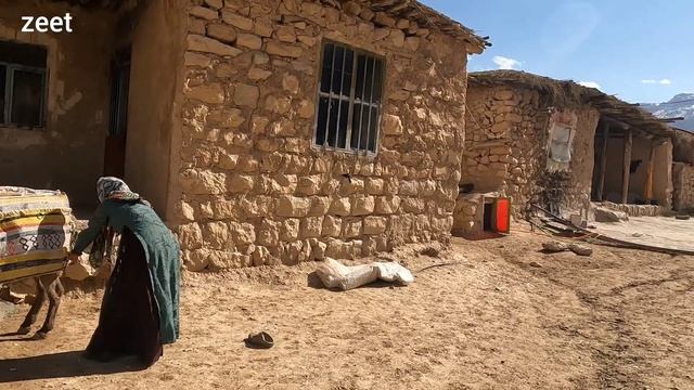 Throwing Khadijah and her daughters out of the village by Taghi смотреть онлайн