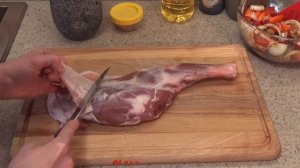 Как приготовить вкусную и нежную баранину. Баранья лопатка запечённая в духовке