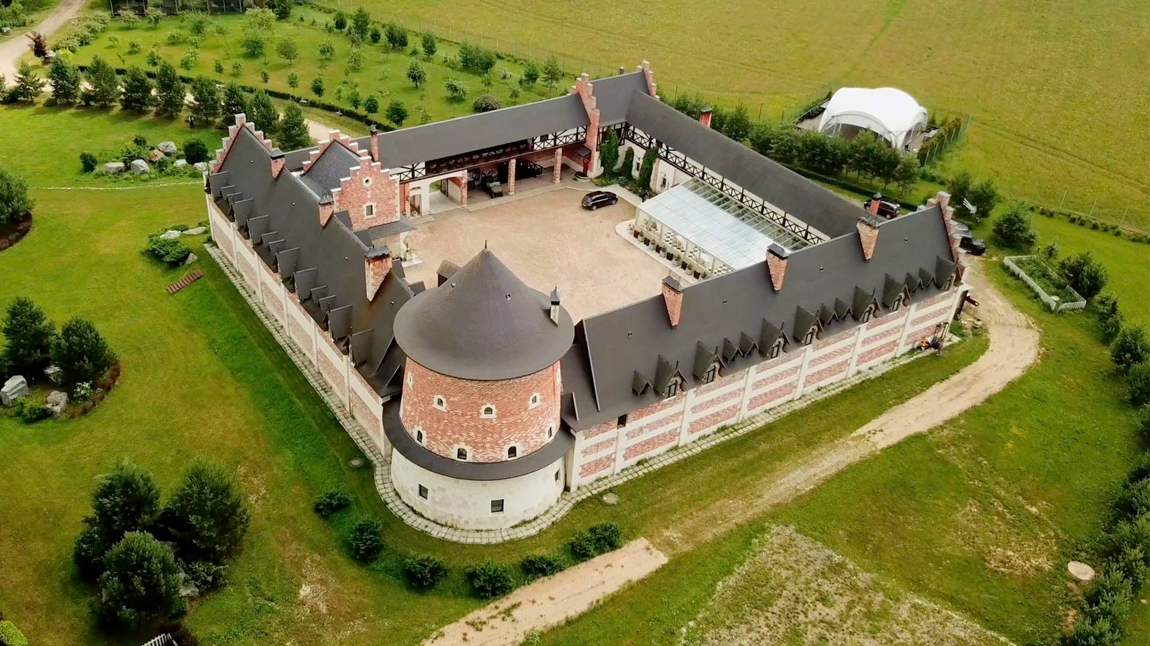 Сон в замке. Видеосъемка свадьбы в 4к50. x-studios.ru смотреть онлайн
