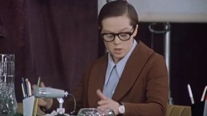 «Сациви, купаты, шашлЫки, чебуреки...» Служебный роман (1977)