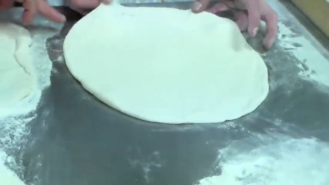 Pizza Napoletana - Impasto Salvatore Di Matteo - STG - fase di stesura - 2° смотреть онлайн