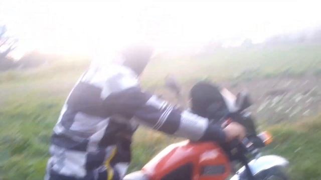 Школьник на ИЖ Планета 5! Школьники заводят ИЖ Планета 5!!! смотреть онлайн