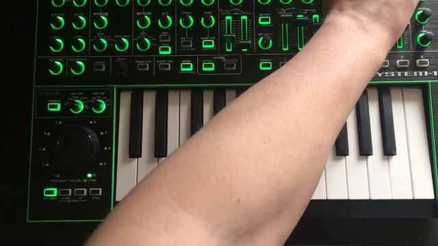 Roland System-1 смотреть онлайн