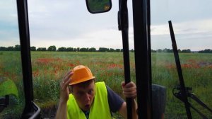 Трактор сломался Весёлый Лёва приехал на помощь и поймал динозавра в Тракторе. Экскаватор для детей