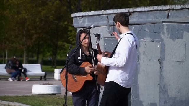 БЕЗДОМНЫЙ ГИТАРИСТ с Крутой Тачкой _ Реакция Людей _ Пранк Эксперимент.mp4 смотреть онлайн