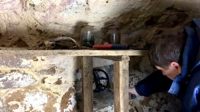 Как искать монеты и артефакты в старом подвале. Делюсь опытом поиска смотреть онлайн