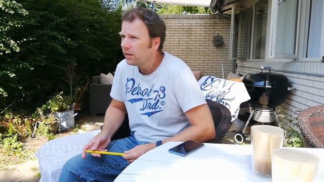 Sofia is playing in the pool🤽♀️☀️Frappe in the garden☕Sofia throws water on us💦👣😂 смотреть онлайн