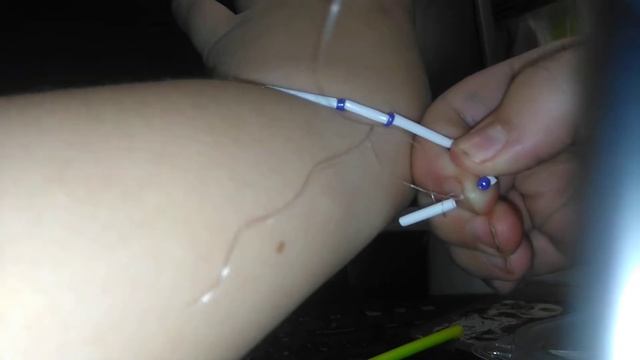 Плетём браслет из стеклярус смотреть онлайн
