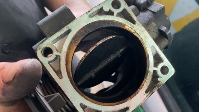 Падают обороты при сбросе газа, машина глохнет? В чем причина и как это вылечить своими руками? смотреть онлайн