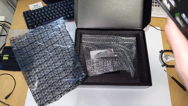 Обзор очередной топовой HUANANZHI X99 F8 под 2011v3 c ALIEXPRESS? смотреть онлайн