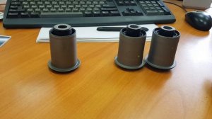 Оригинальные сайлентблоки передних нижних рычагов Nissan Pathfinder r51 / Navara D40 54560-eb70a