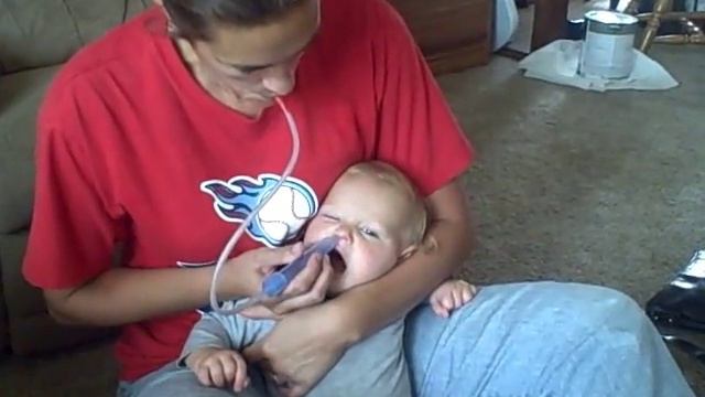 How to Use the Nose Frida Nasal Aspirator смотреть онлайн