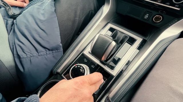 Mitsubishi Pajero Sport - машина для рыбалки охоты и туризма.